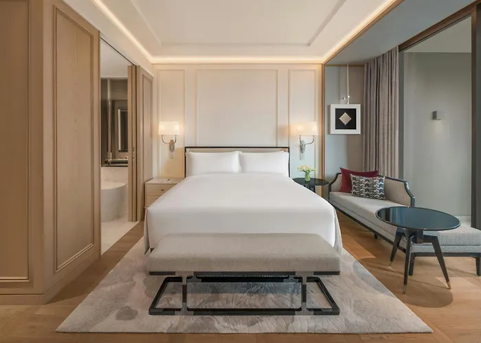 The Ritz-carlton, Hotel 5*