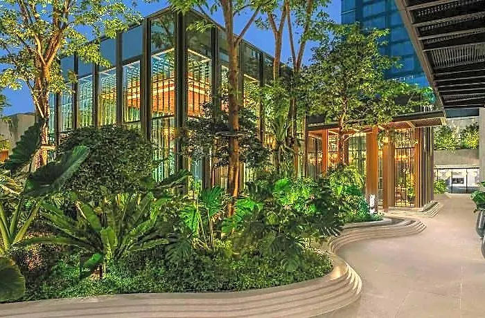 The Ritz-carlton,